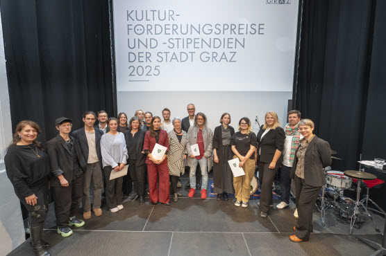 Preisübergabe durch Stadträtin Dr<sup>in</sup> Claudia Unger